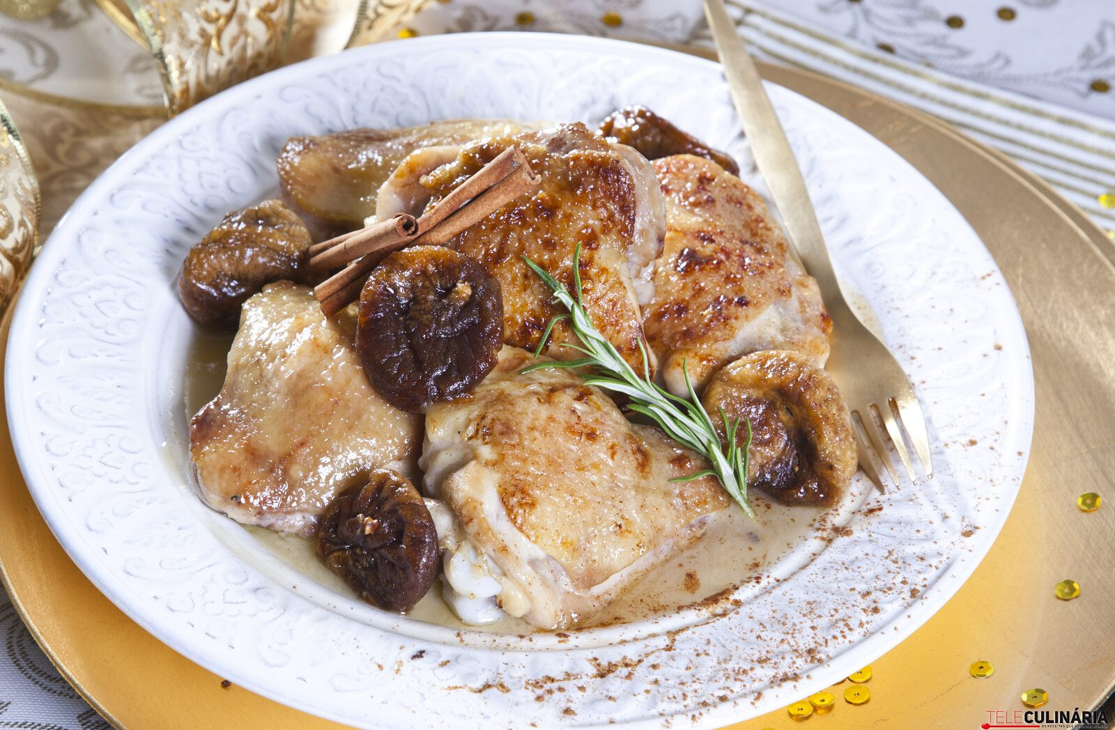 Coxas de frango com figos e canela