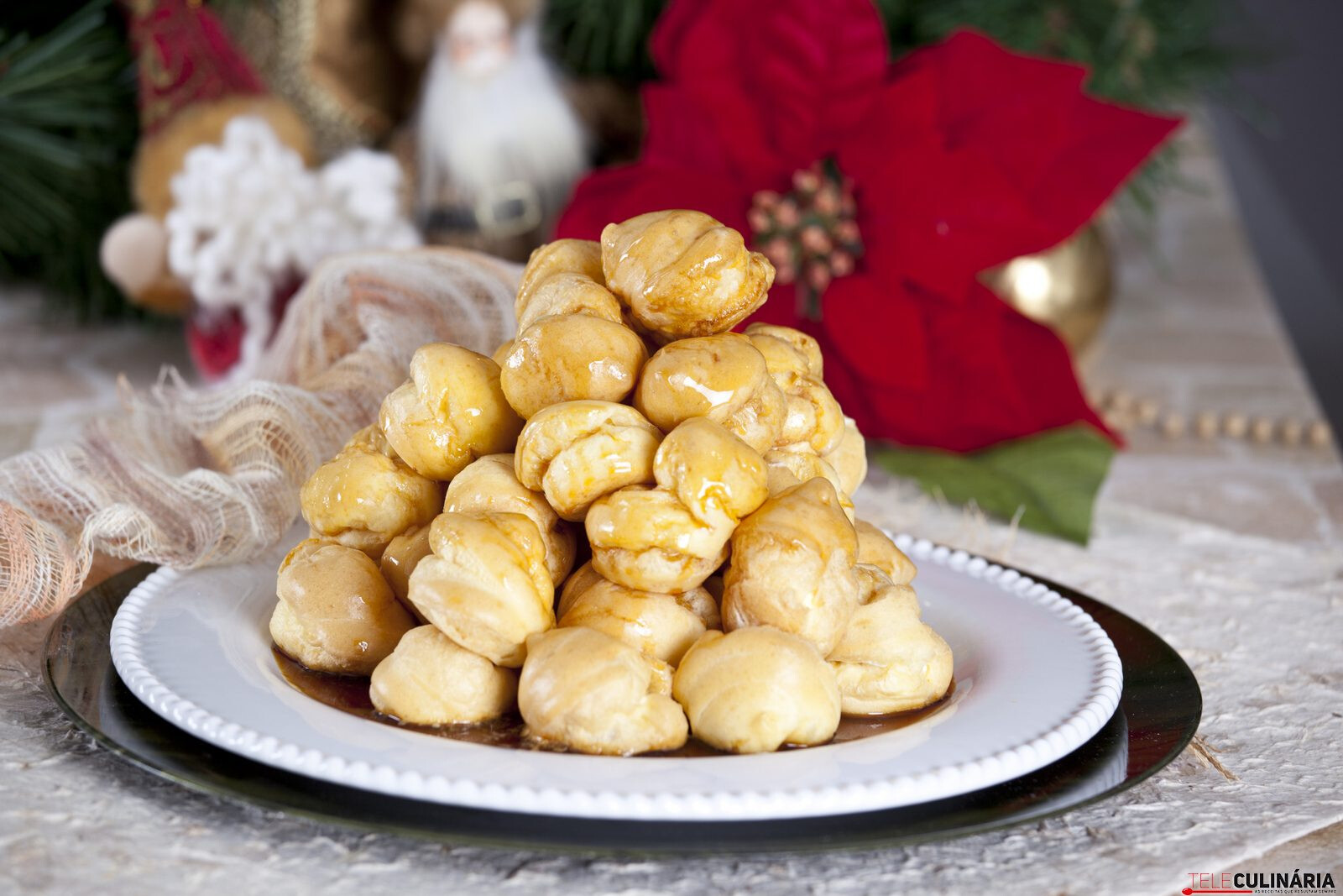 Profiteroles com cobertura de caramelo