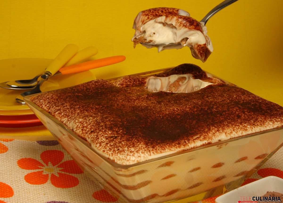 Doce de queijo com café e chocolate