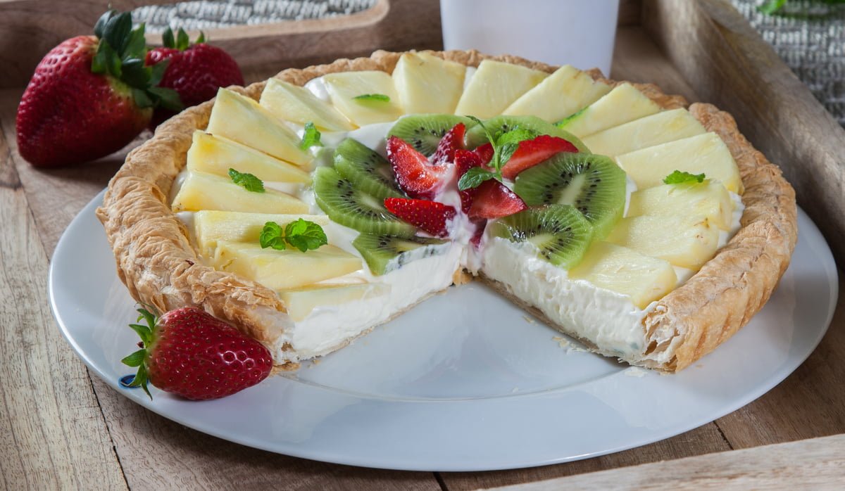 Tarte de natas e fruta