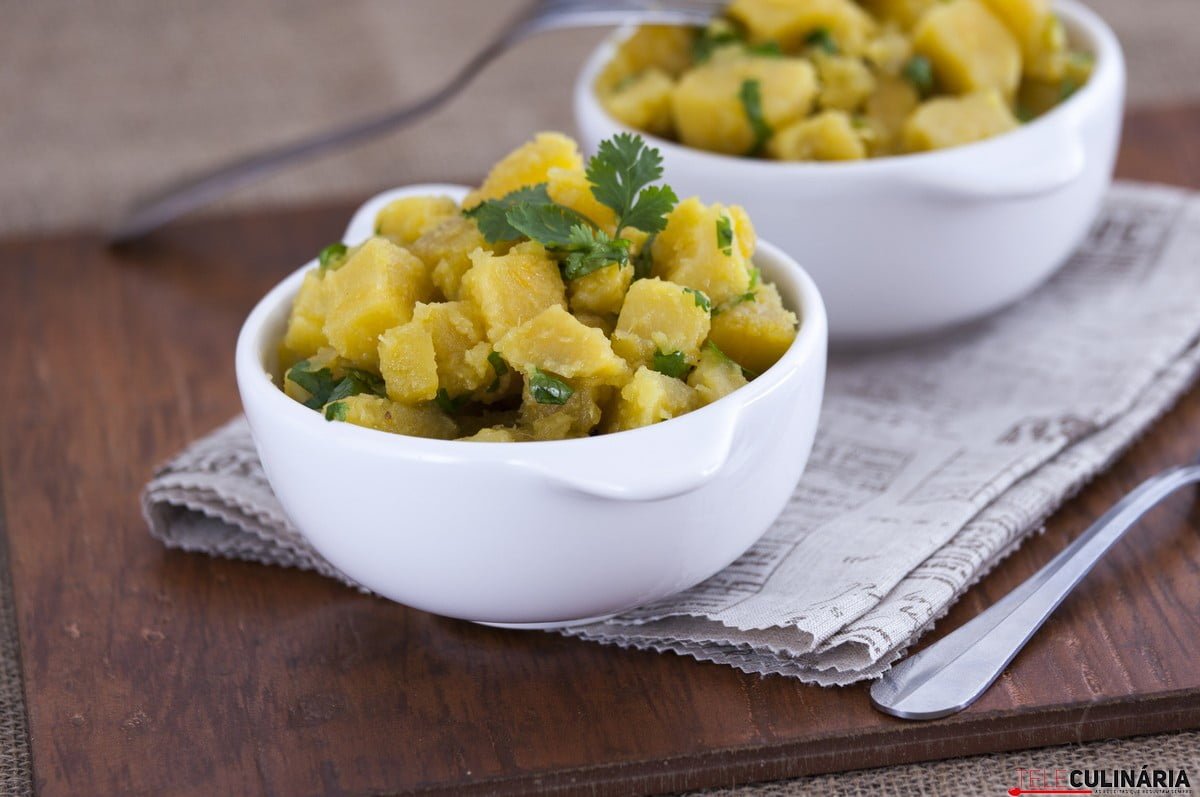 Batata-doce com laranja e coentros