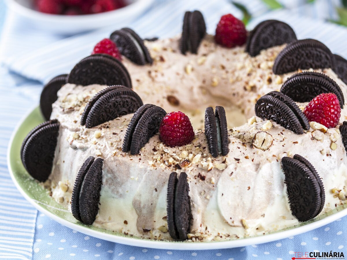 Gelado de chocolate e baunilha com biscoitos