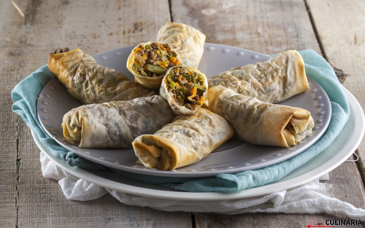 Rolinhos de legumes e carne picada