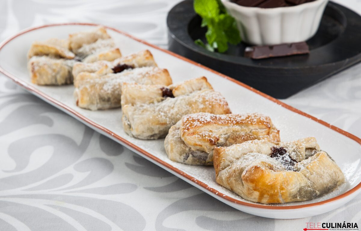Folhados de chocolate