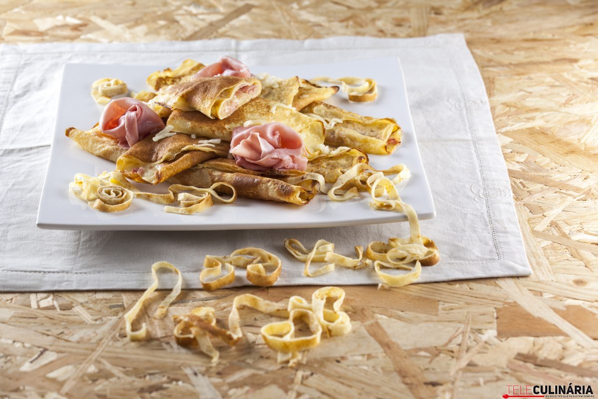 Crepes salgados de queijo e fiambre