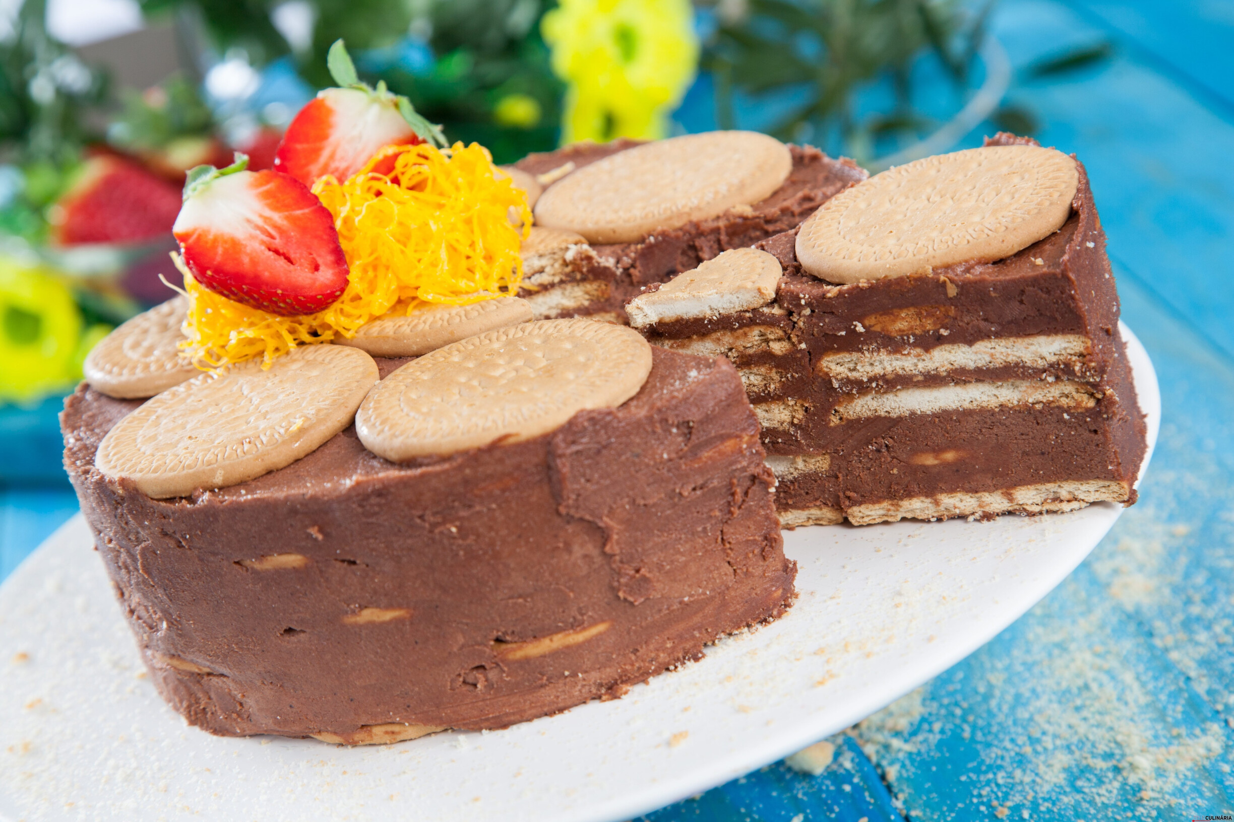 Bolo de bolacha com palitos de champanhe