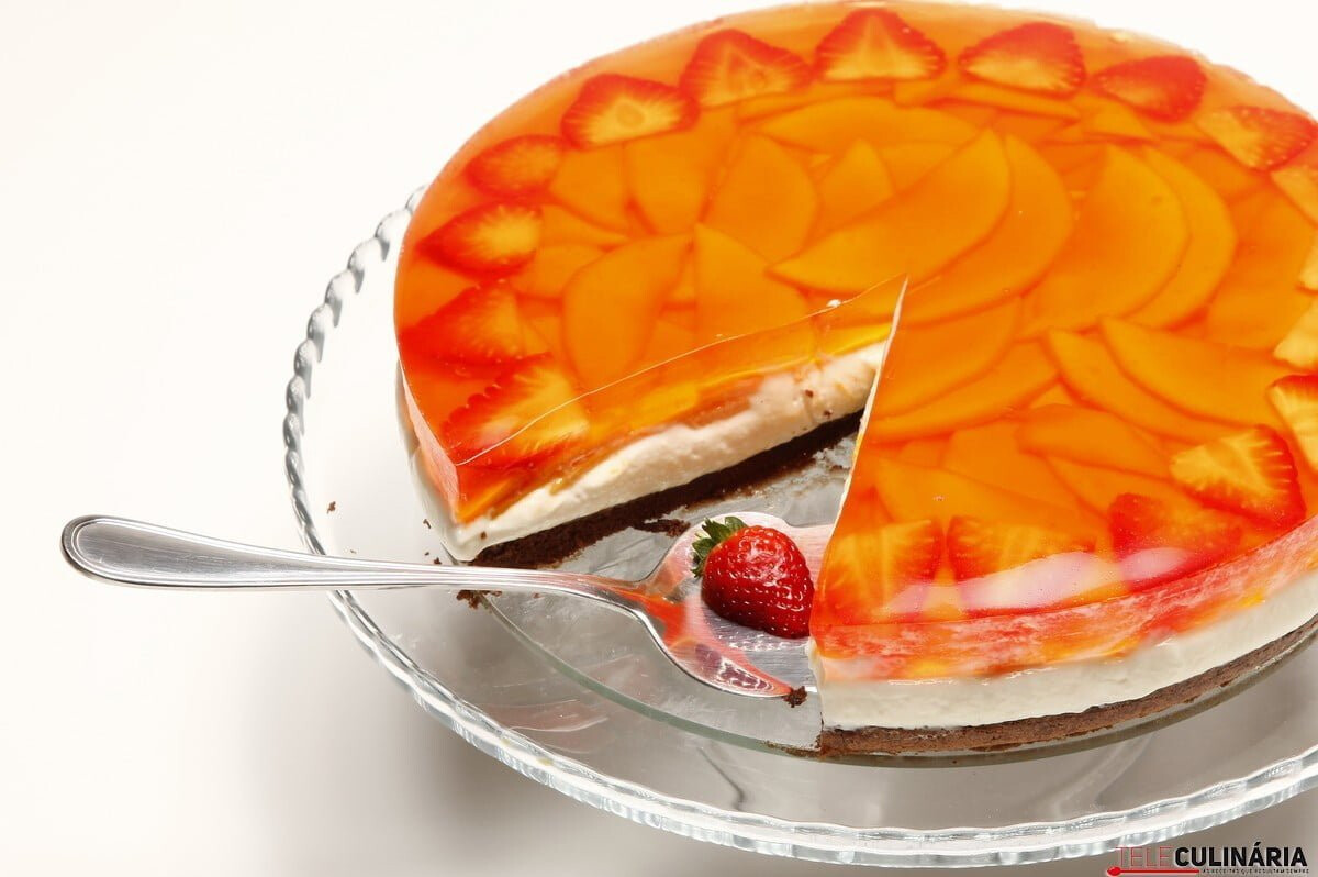 Semifrio de manga com bolo