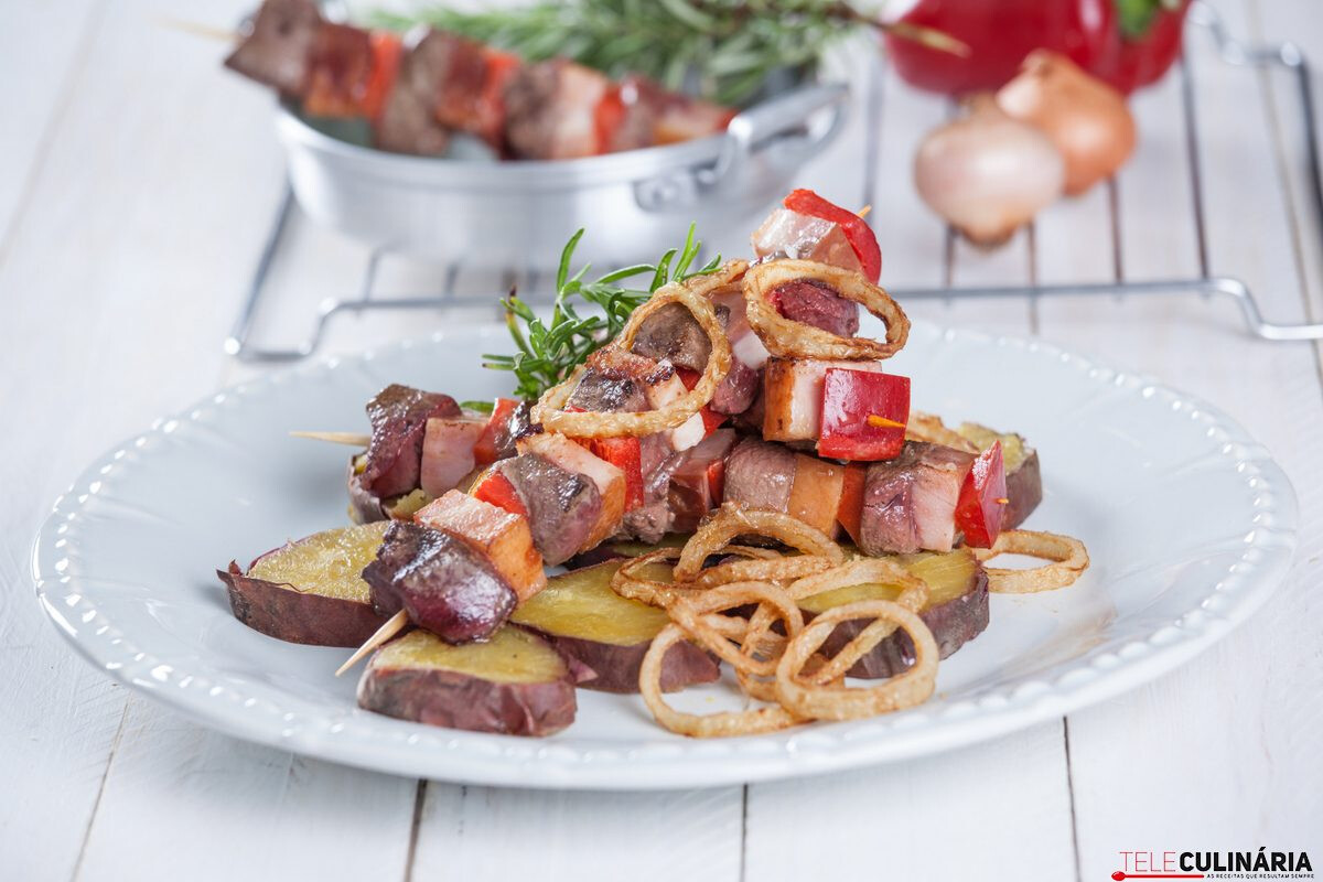 Iscas de fígado à moda de Braga