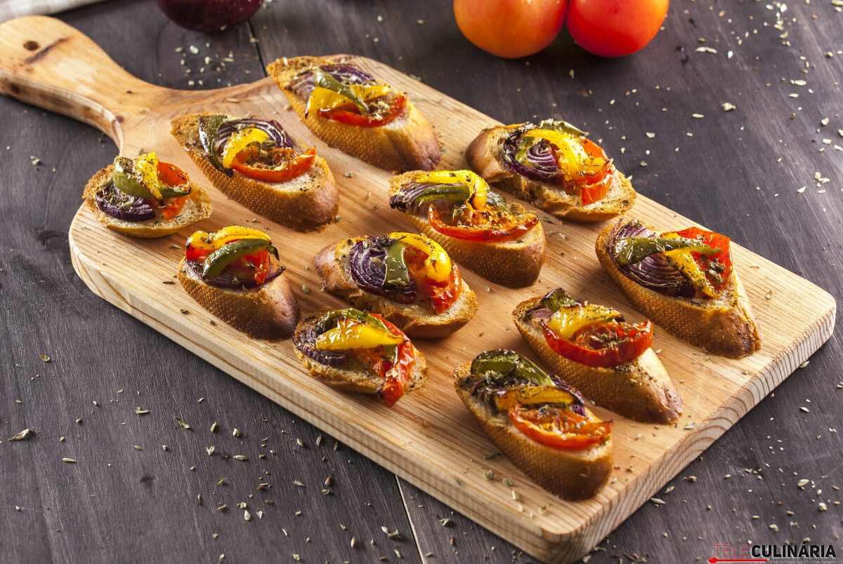 Bruschetta de legumes tostados