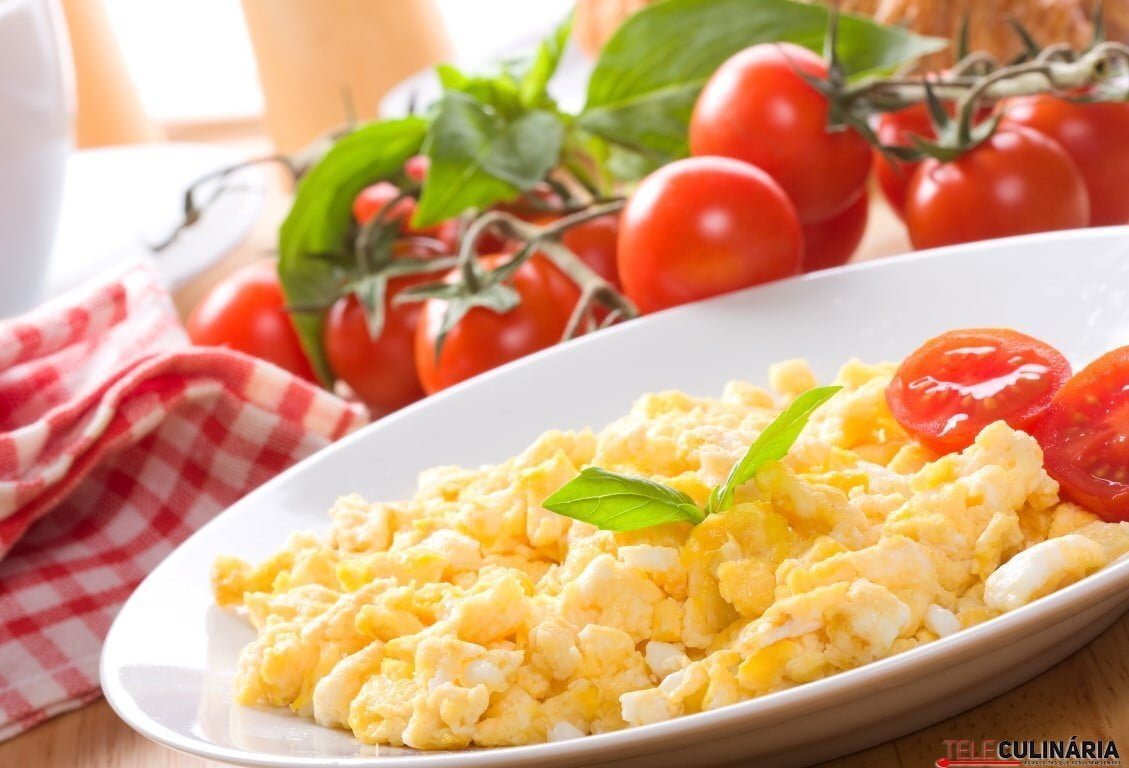 Ovos mexidos simples