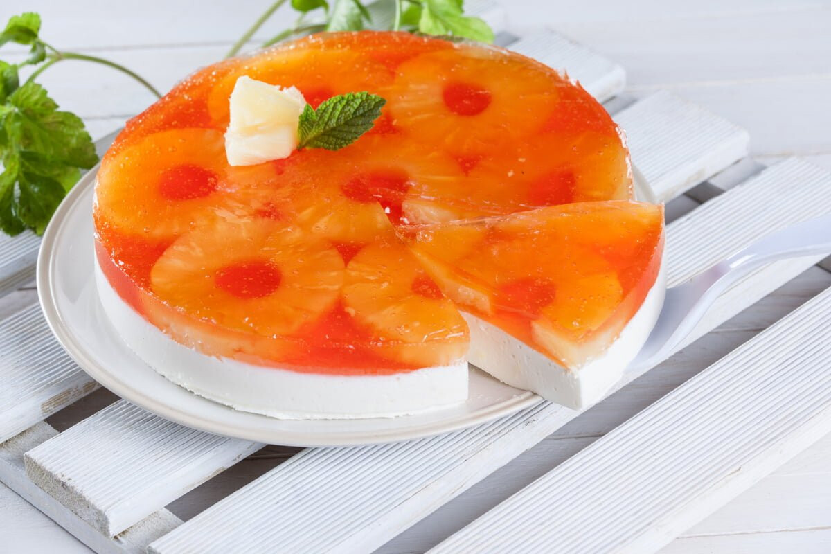Pudim de gelatina e ananás