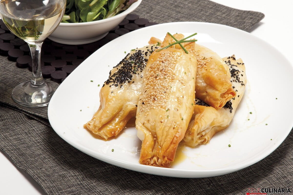 Folhadinhos de massa filo com queijo de cabra