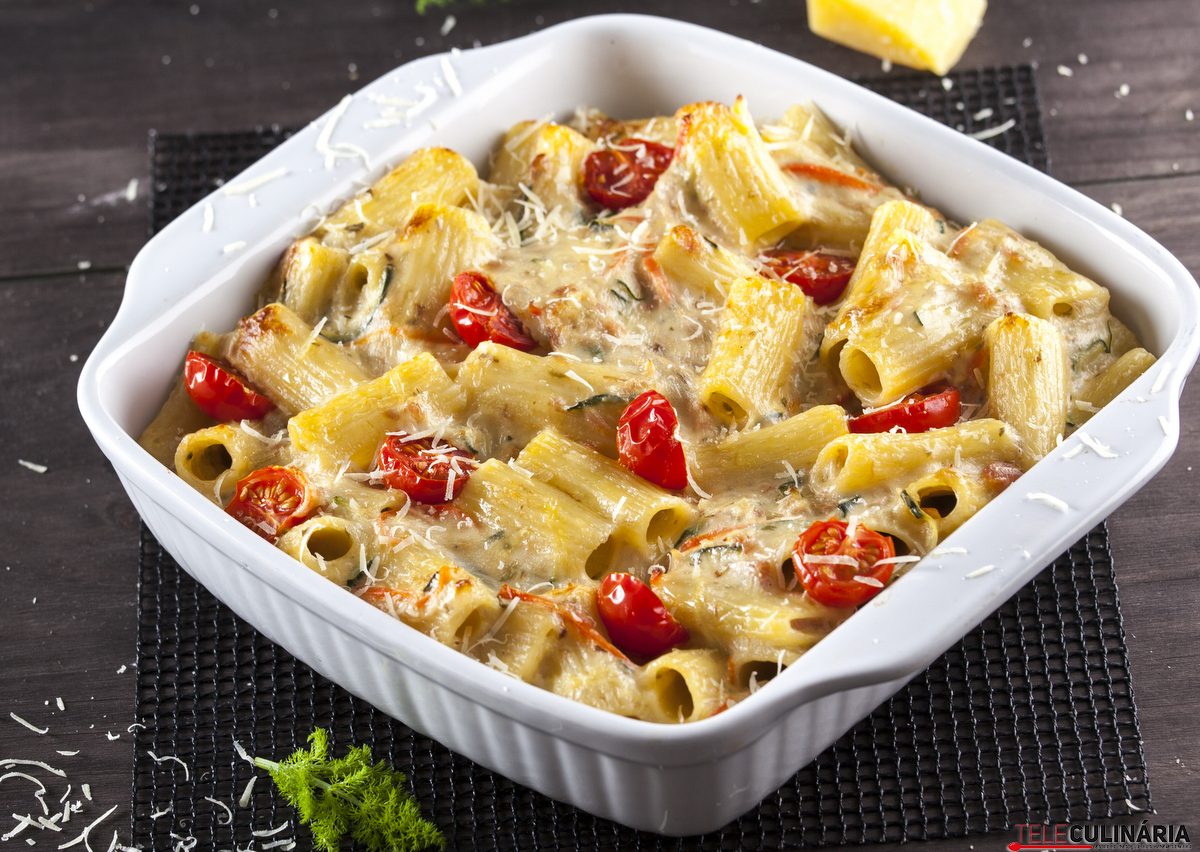 Tabuleiro de pasta de atum