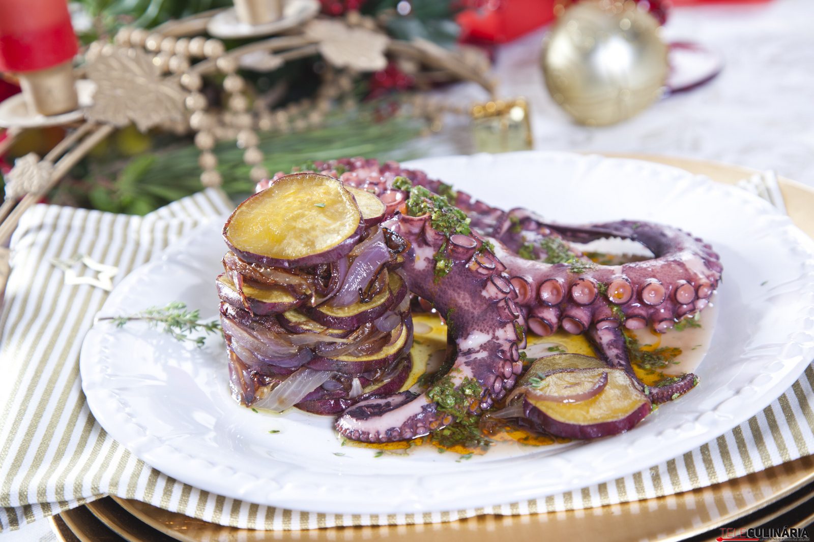 pernas de polvo com batata doce e cebola roxa