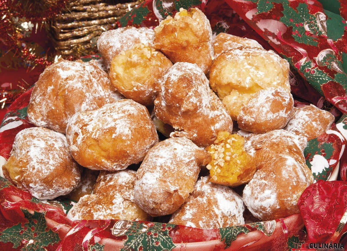 Sonhos recheados com creme de amêndoa