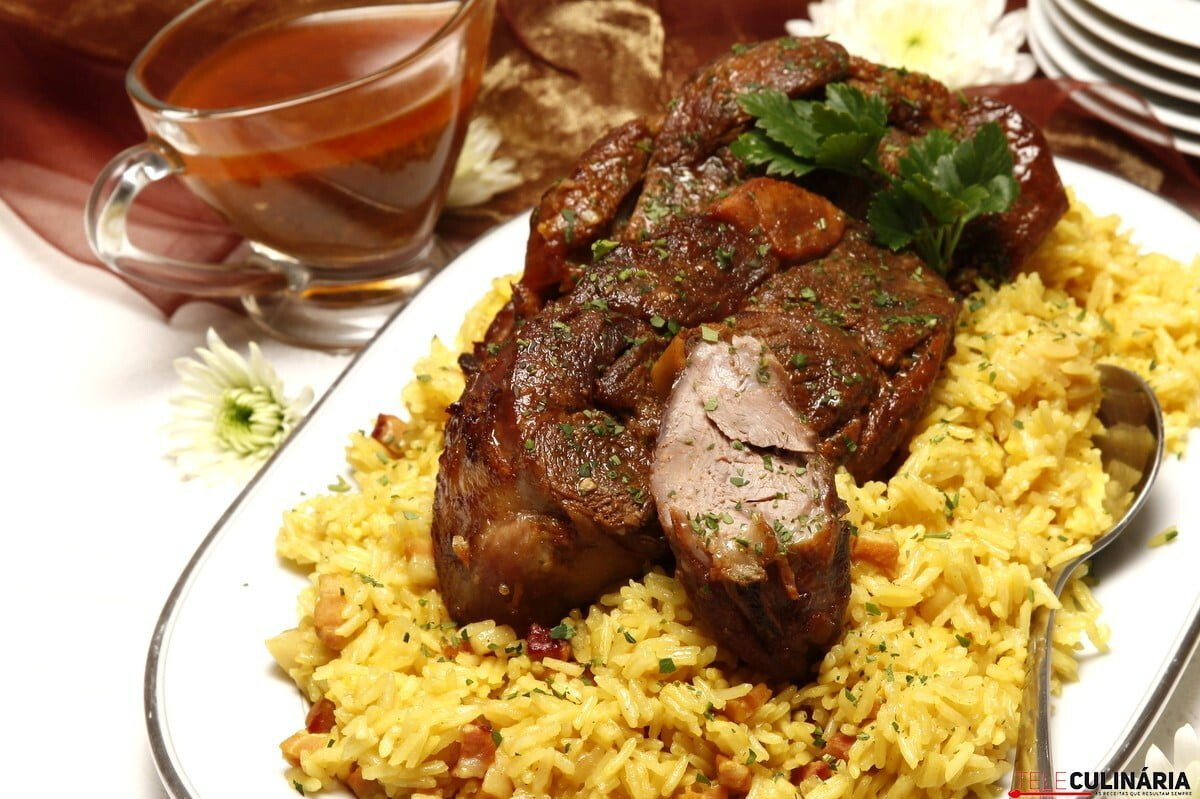Cabrito no forno com arroz
