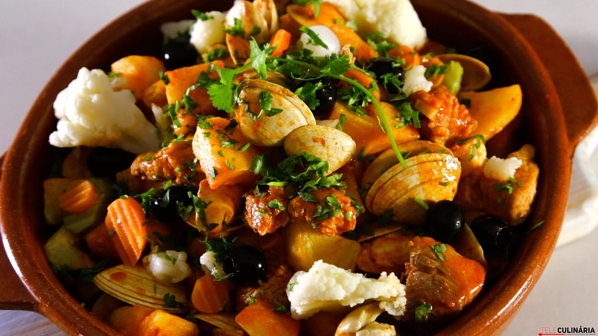 Carne de porco à alentejana