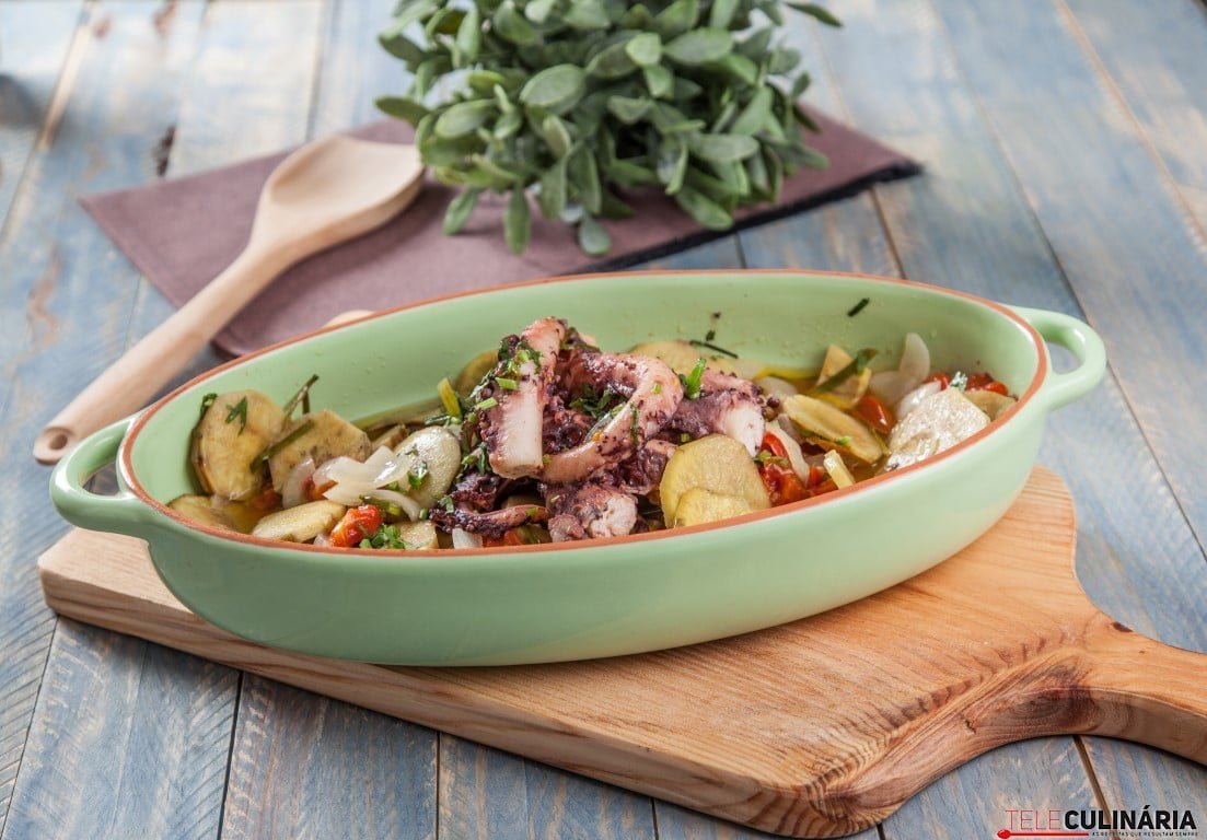 Polvo no forno com batata doce