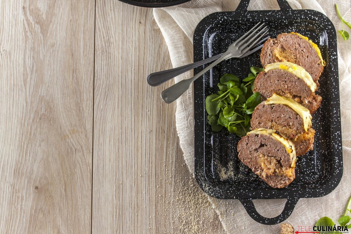 Rolo de carne recheado