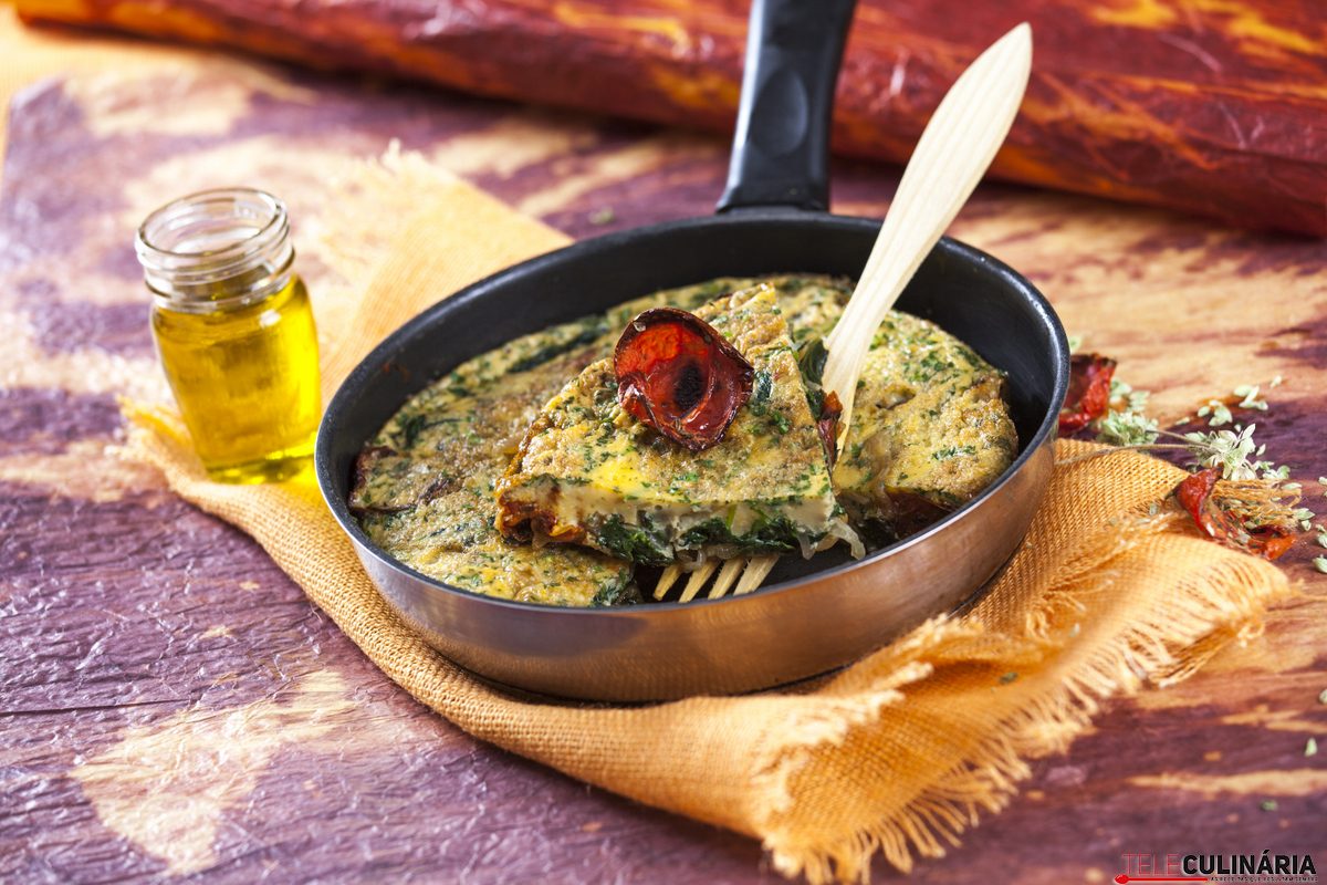 Tortilha de espinafres com tomate seco
