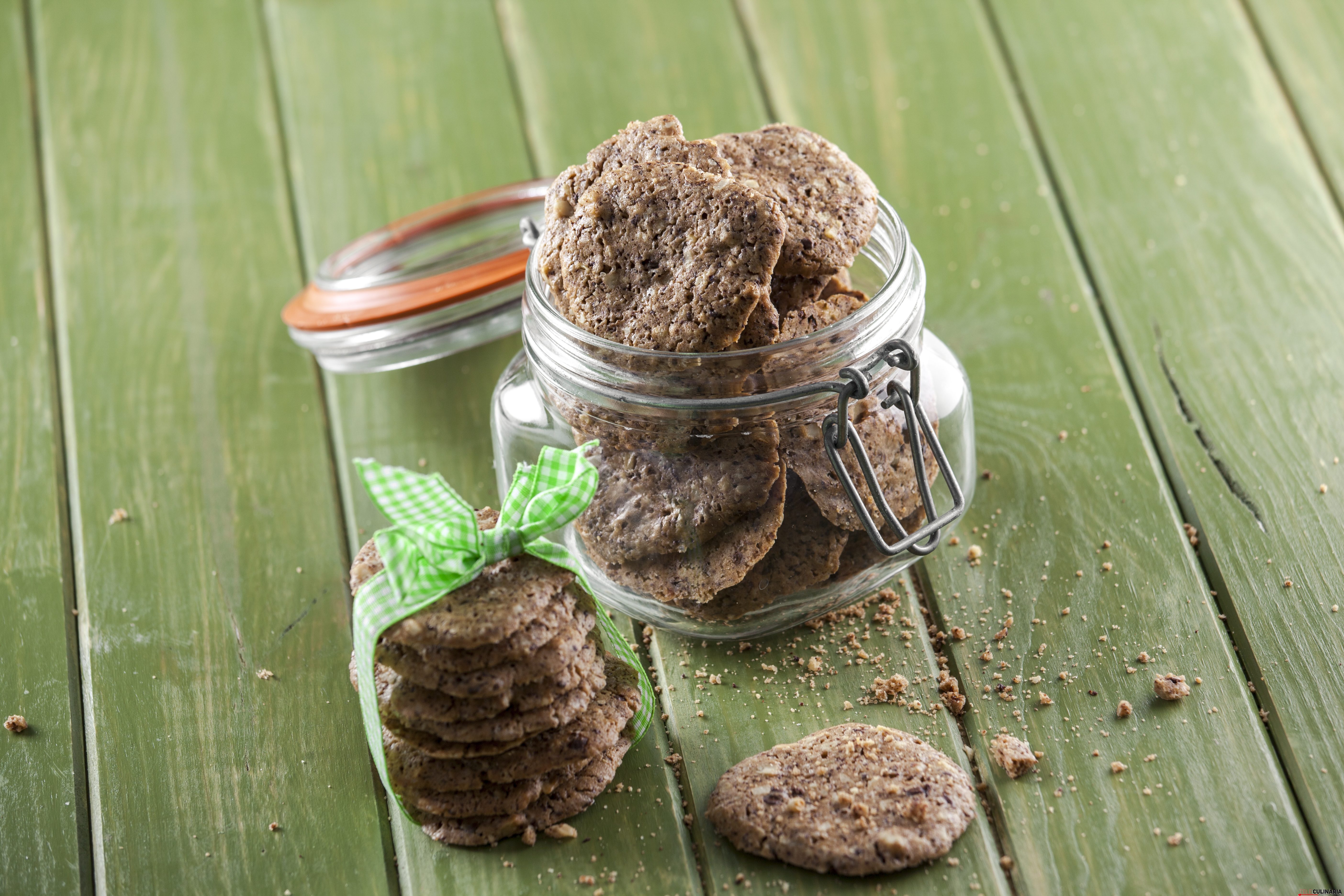 Biscoitos de chocolate, avelã e rum