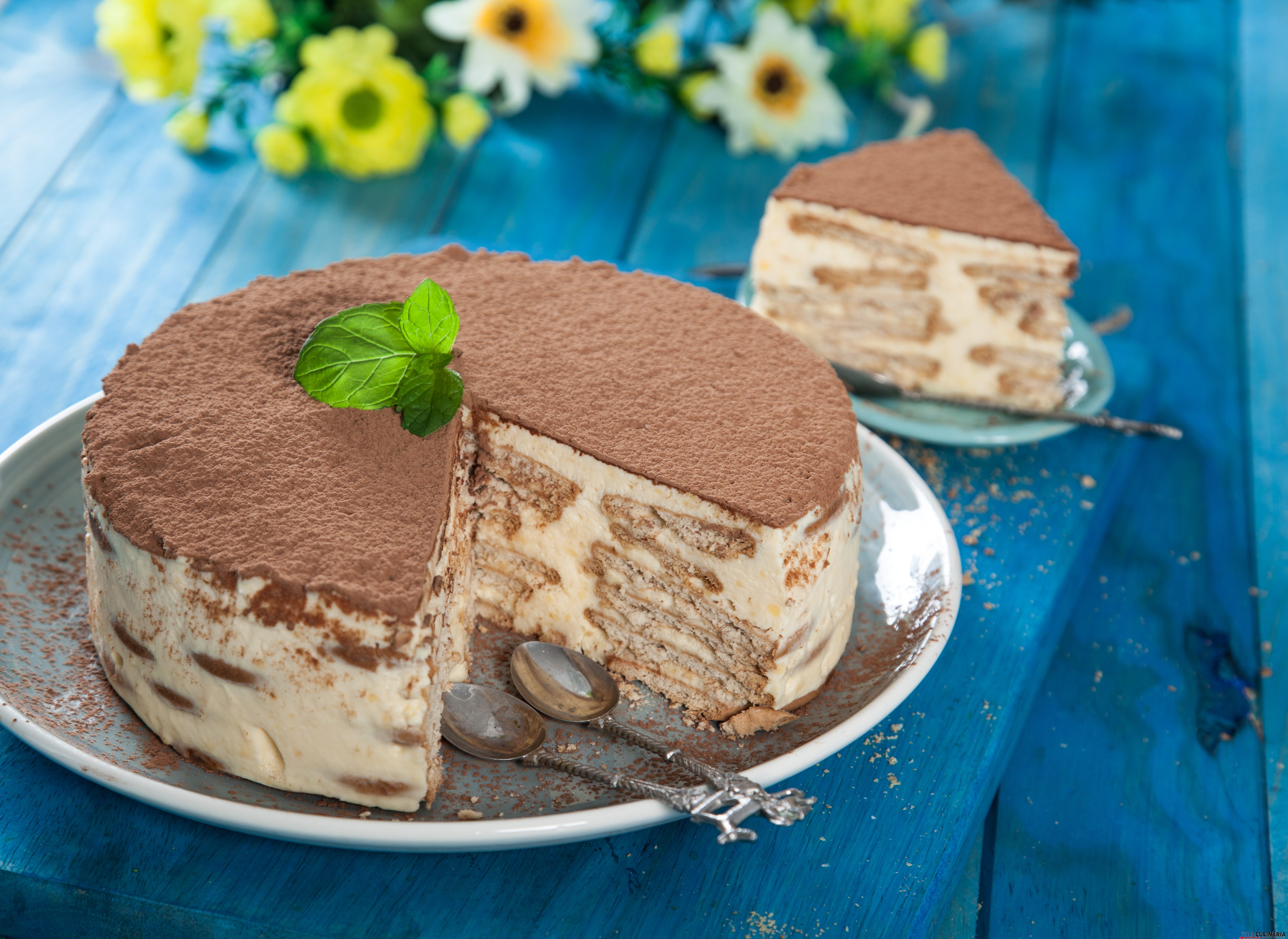 Bolo de bolacha molhadinho