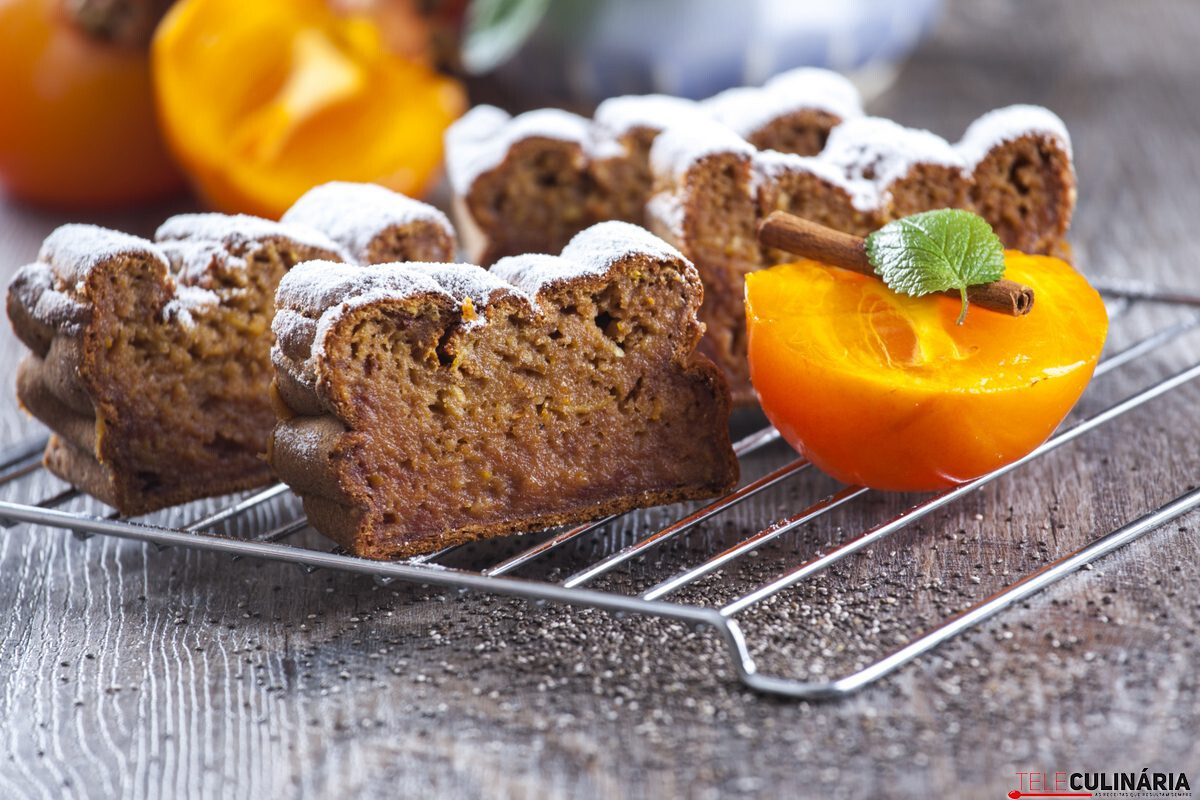 Bolo de dióspiros rápido