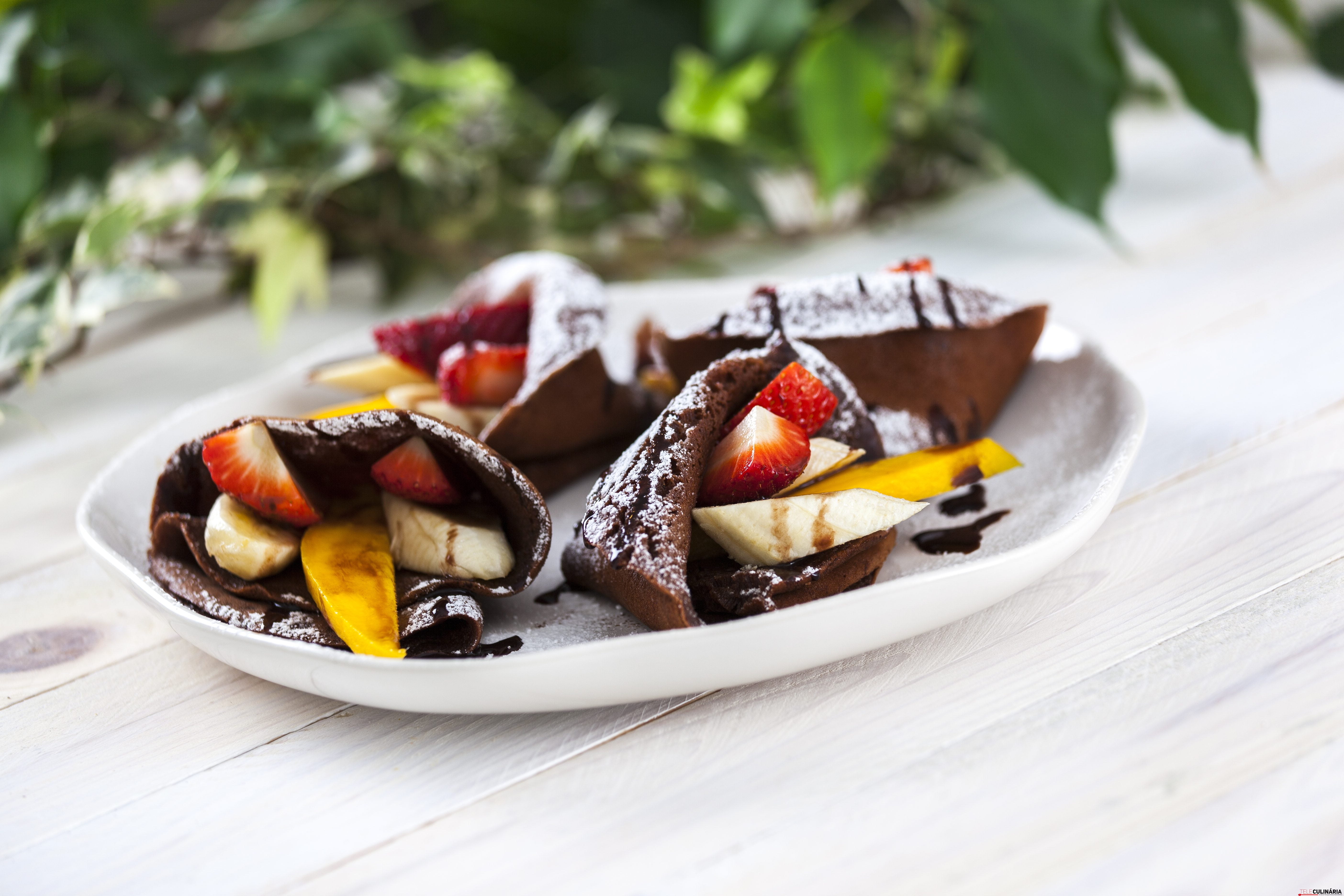 Crepes de Chocolate e Frutas