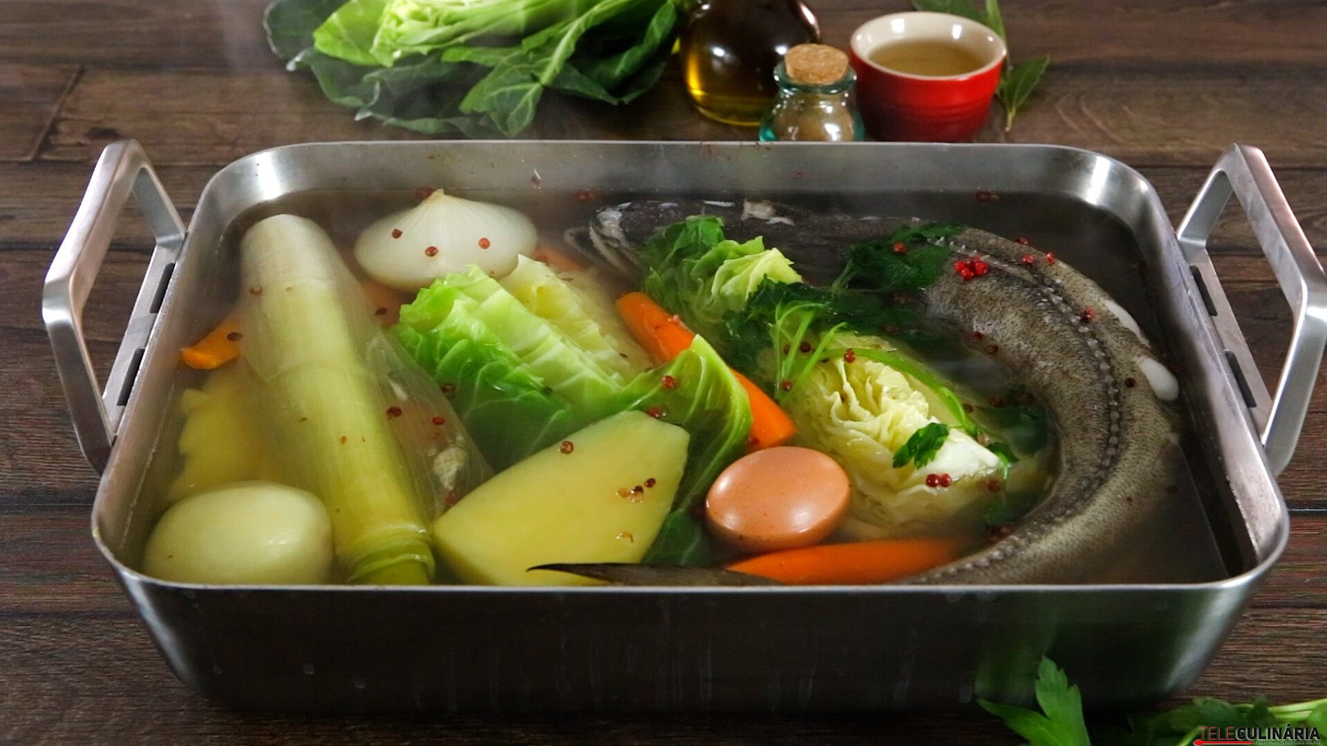 Pescada cozida aromatizada - Receita AEG