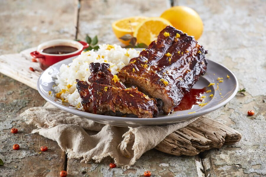 Entrecosto com laranja