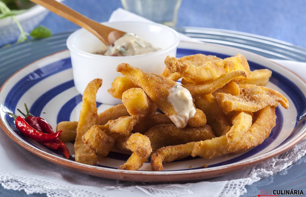 Choco frito com molho picante