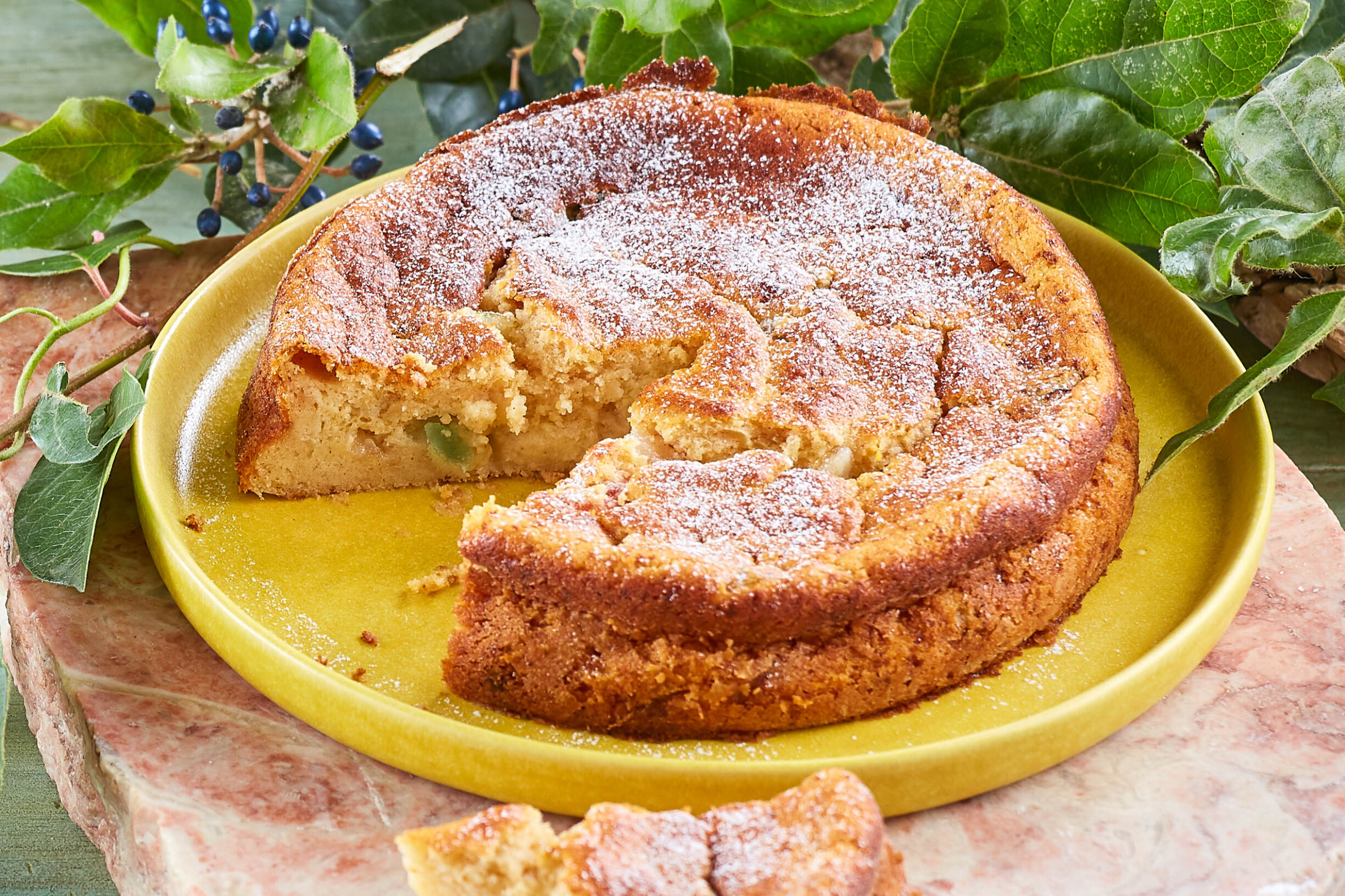 Bolo de ricota e fruta cristalizada