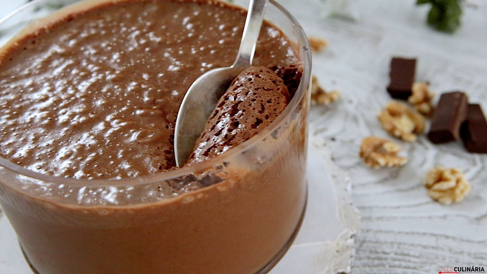 Mousse de chocolate e nozes