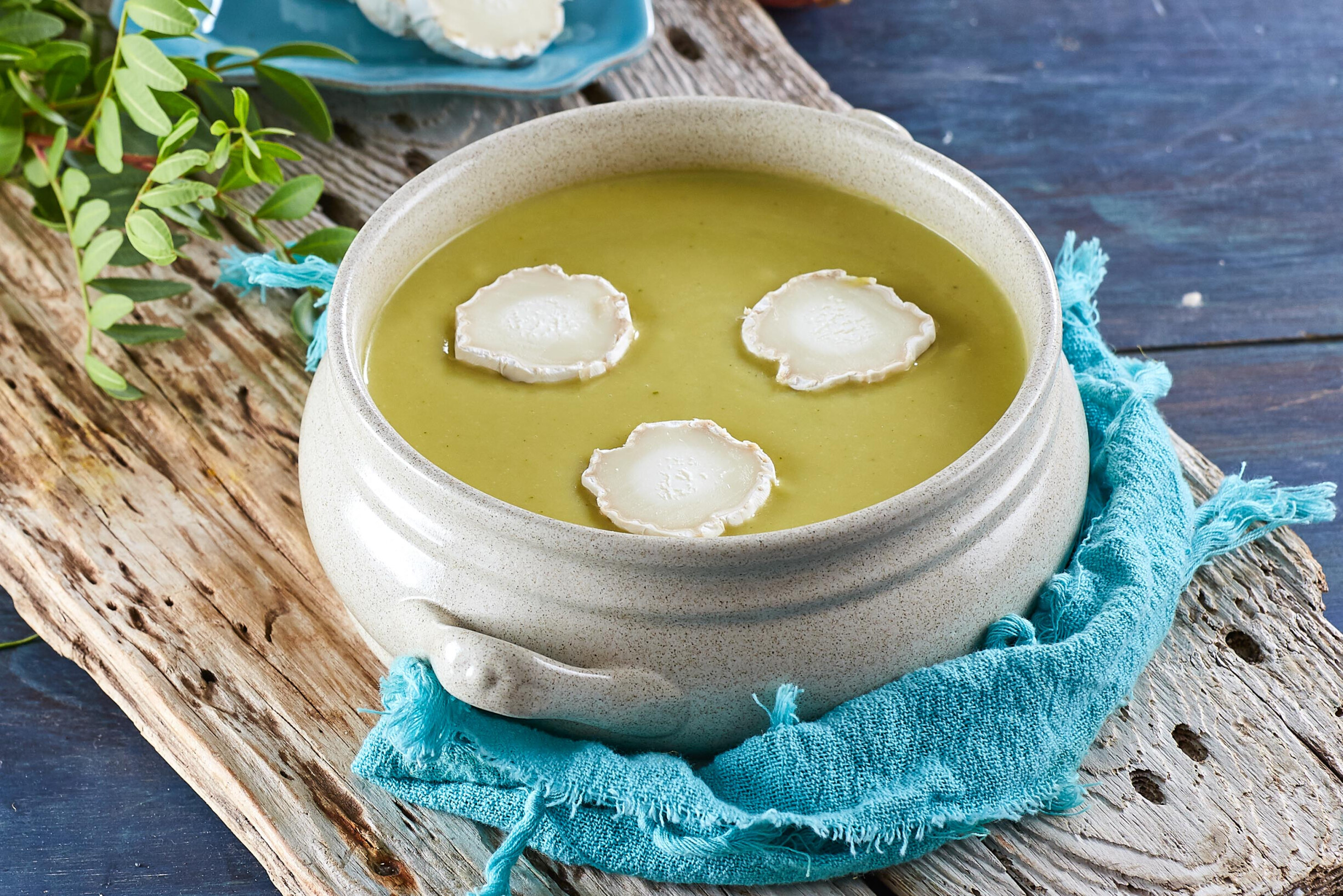 Creme de espargos com queijo de cabra