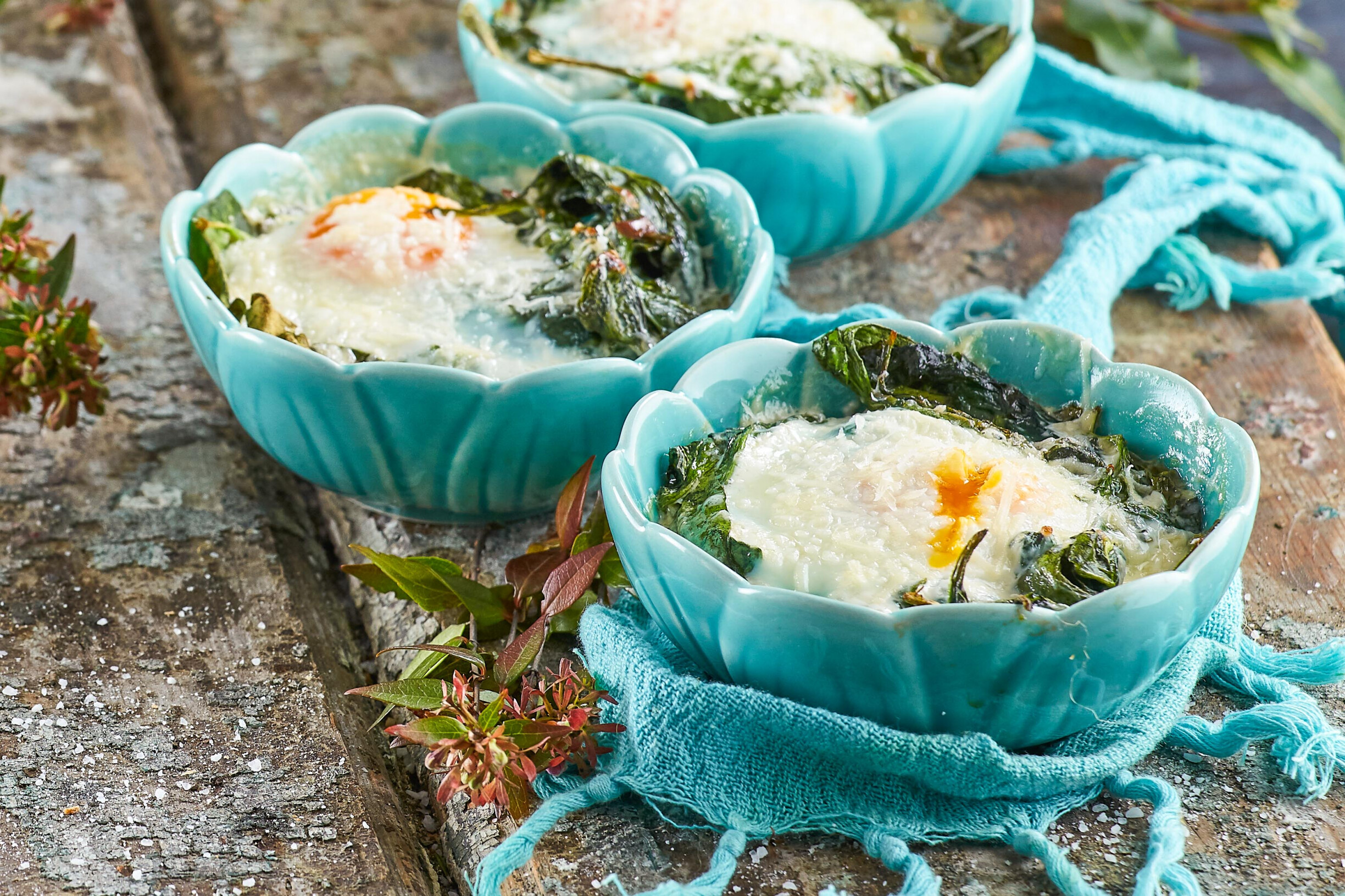 Espinafres no forno com ovos