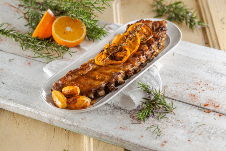 Entrecosto assado com laranja