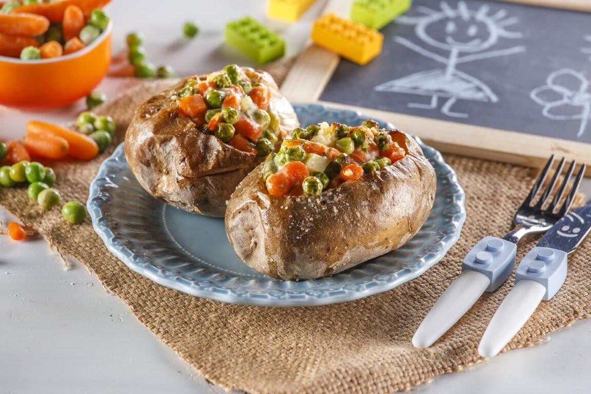 Batatas assadas com legumes e iogurte (bebé a partir dos 12 meses)