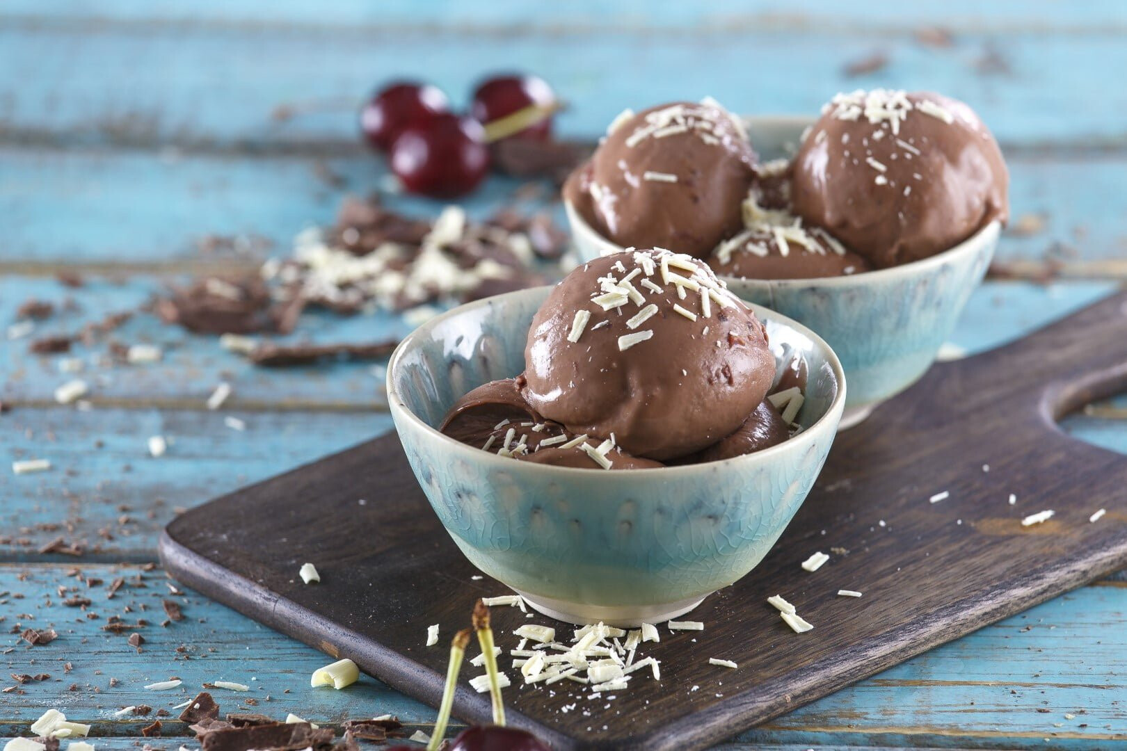 Gelado de cereja e chocolate