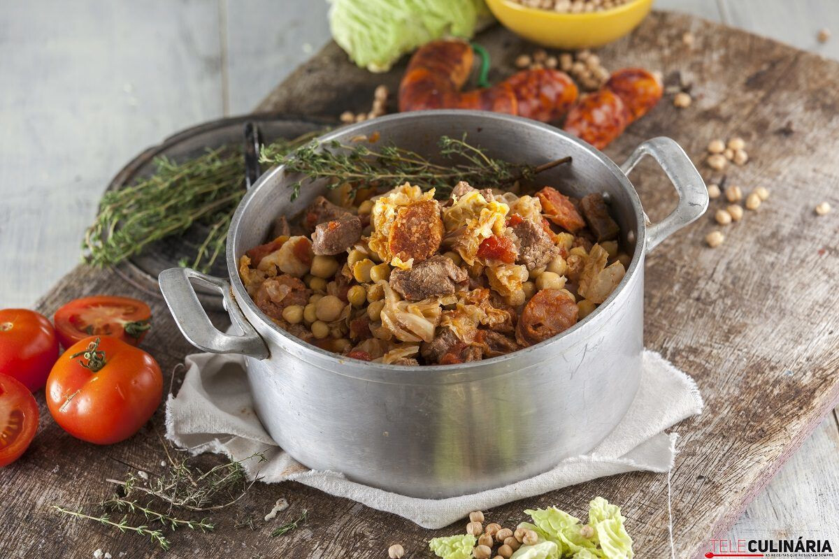 Carne de vaca guisada na panela
