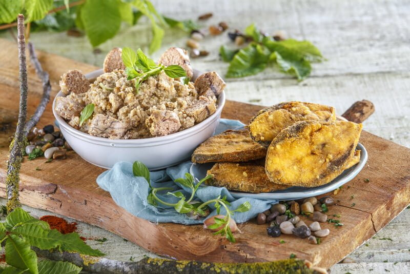 Açorda de ovas com sável frito