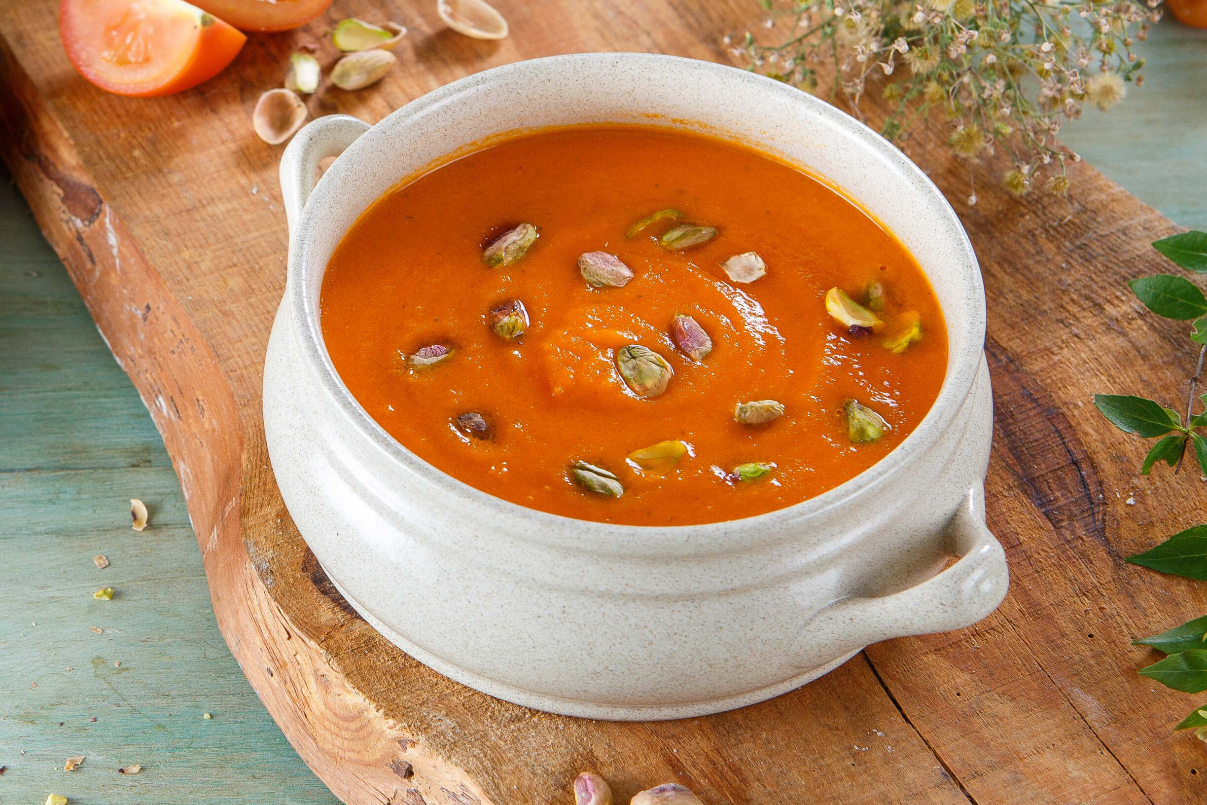 Creme de tomate e pistácios