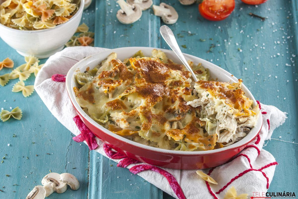 Receita de tabuleiro de lacinhos com frango