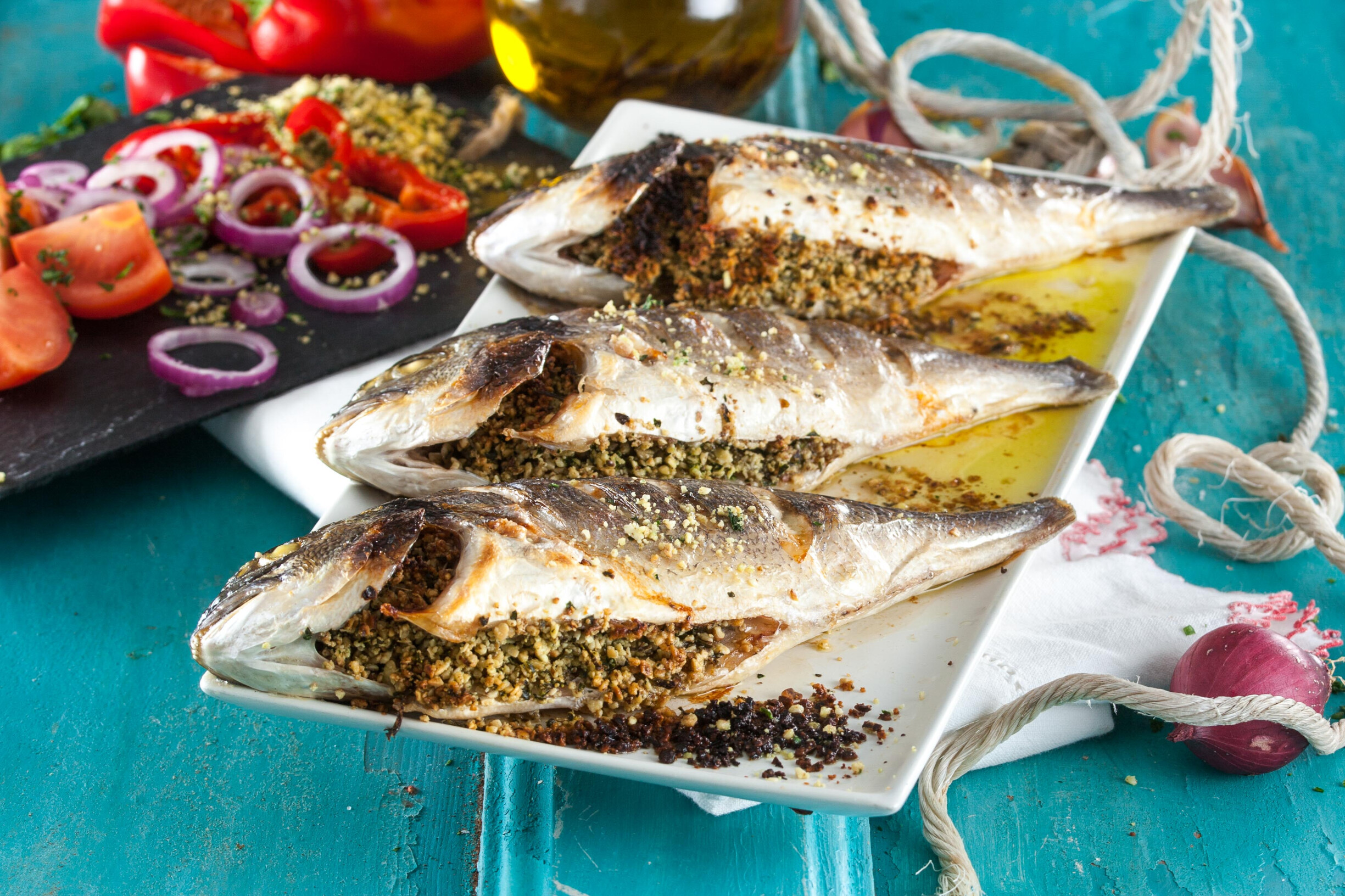 Douradas recheadas com frutos secos e ervas