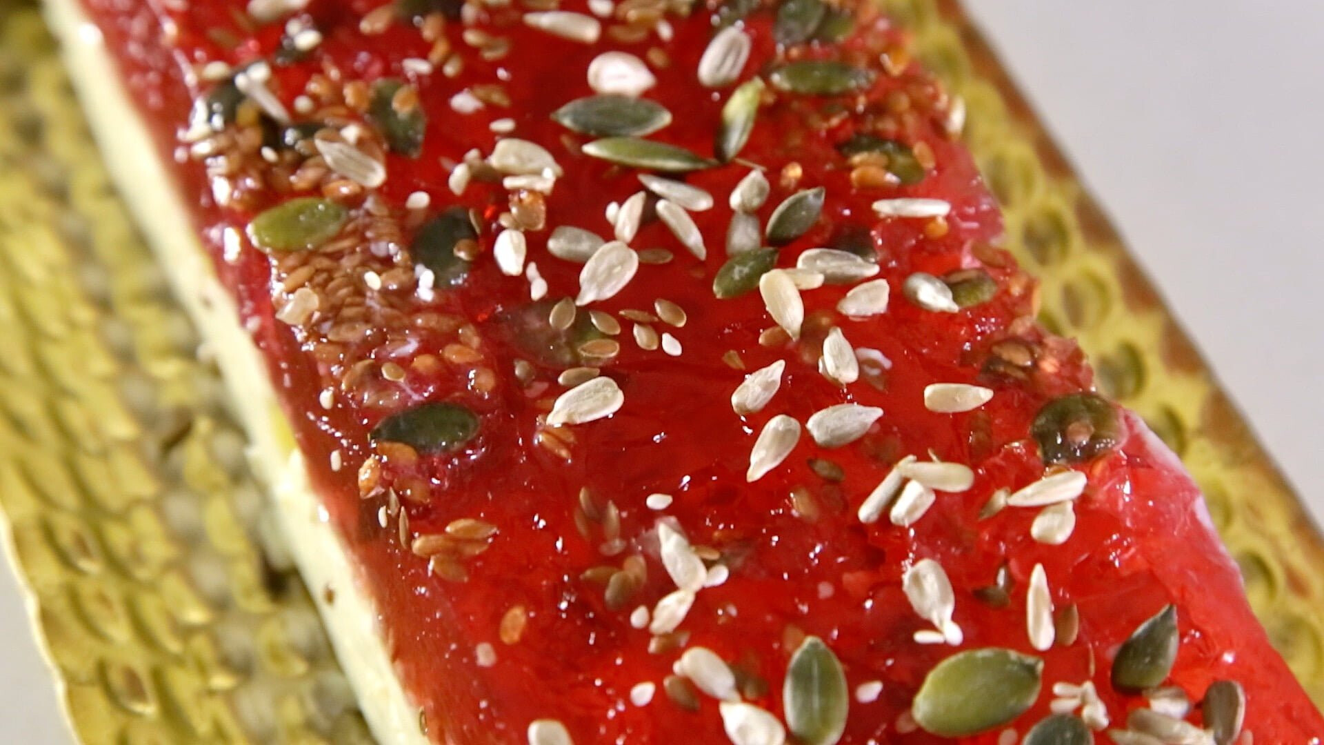 Gelatina de queijo e sementes