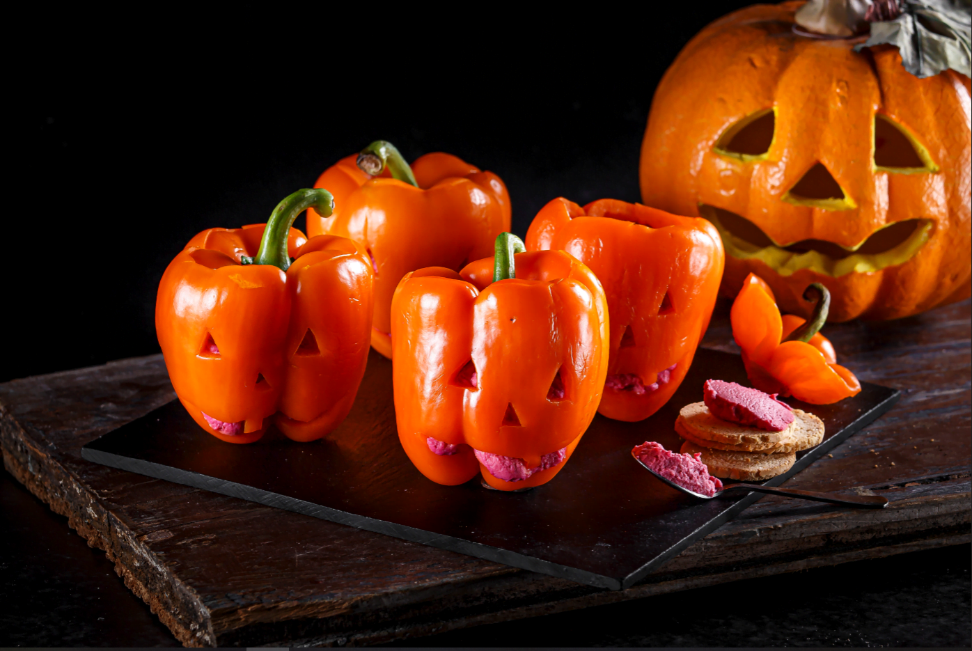 Pimentos recheados de Halloween