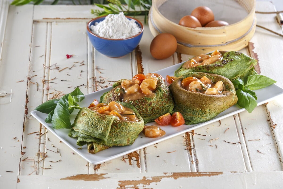 Crepes de espinafres com camarões