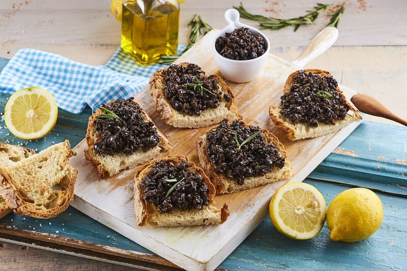 Tapenade de limão e alecrim (pasta de azeitonas)